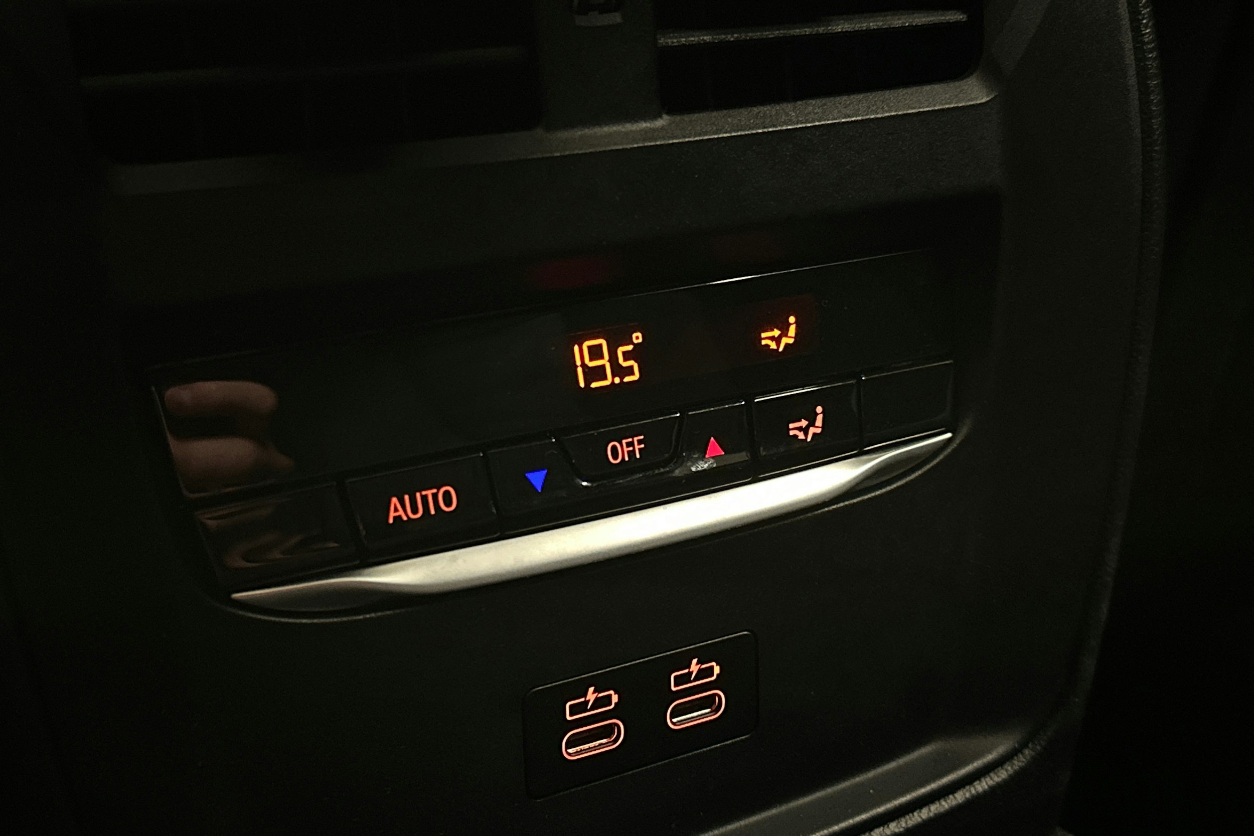 harmaa BMW i4 2024 kuva 17.