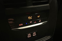 harmaa BMW i4 2024 kuva 17.