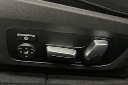 harmaa BMW i4 2024 kuva 19.