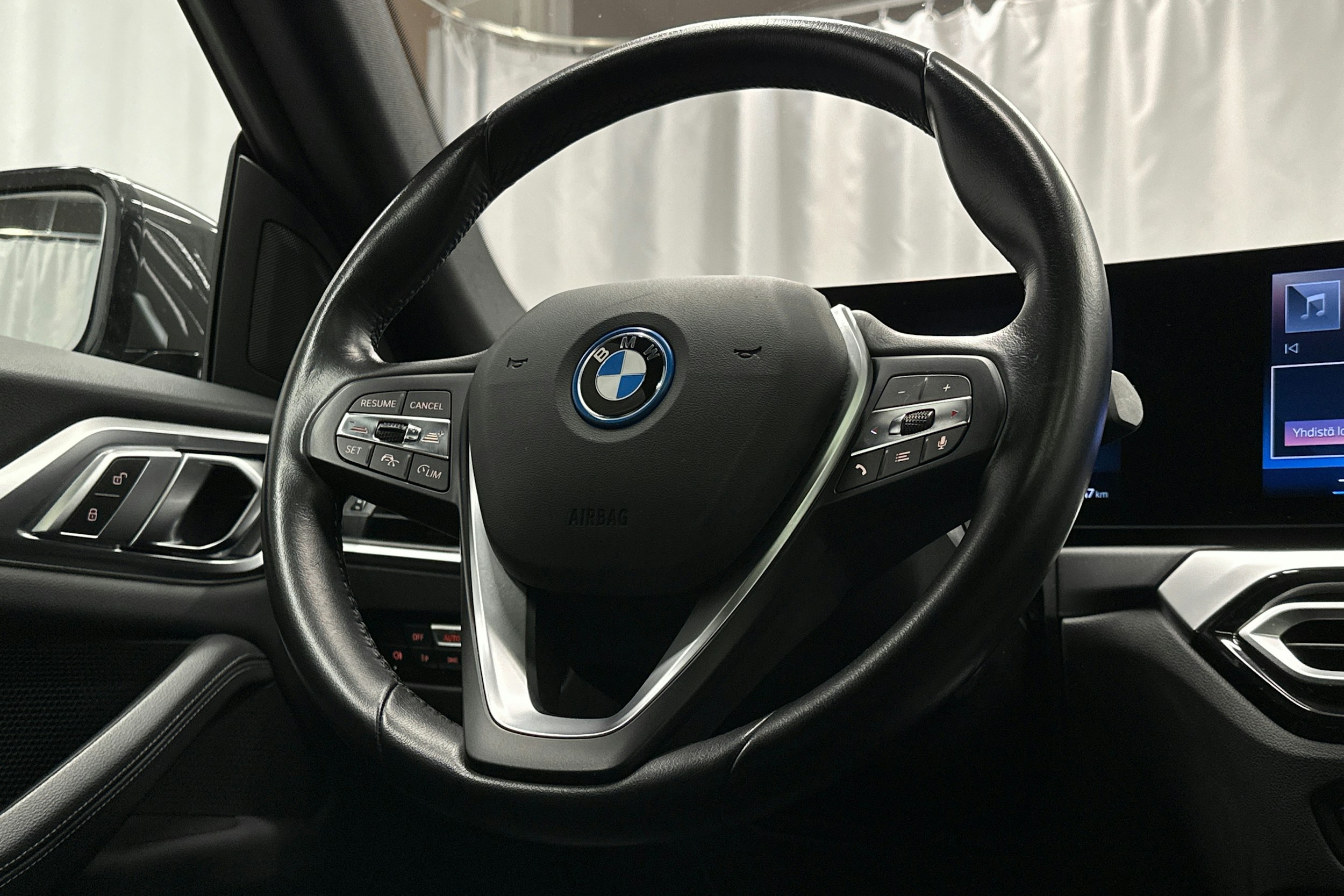harmaa BMW i4 2024 kuva 21.