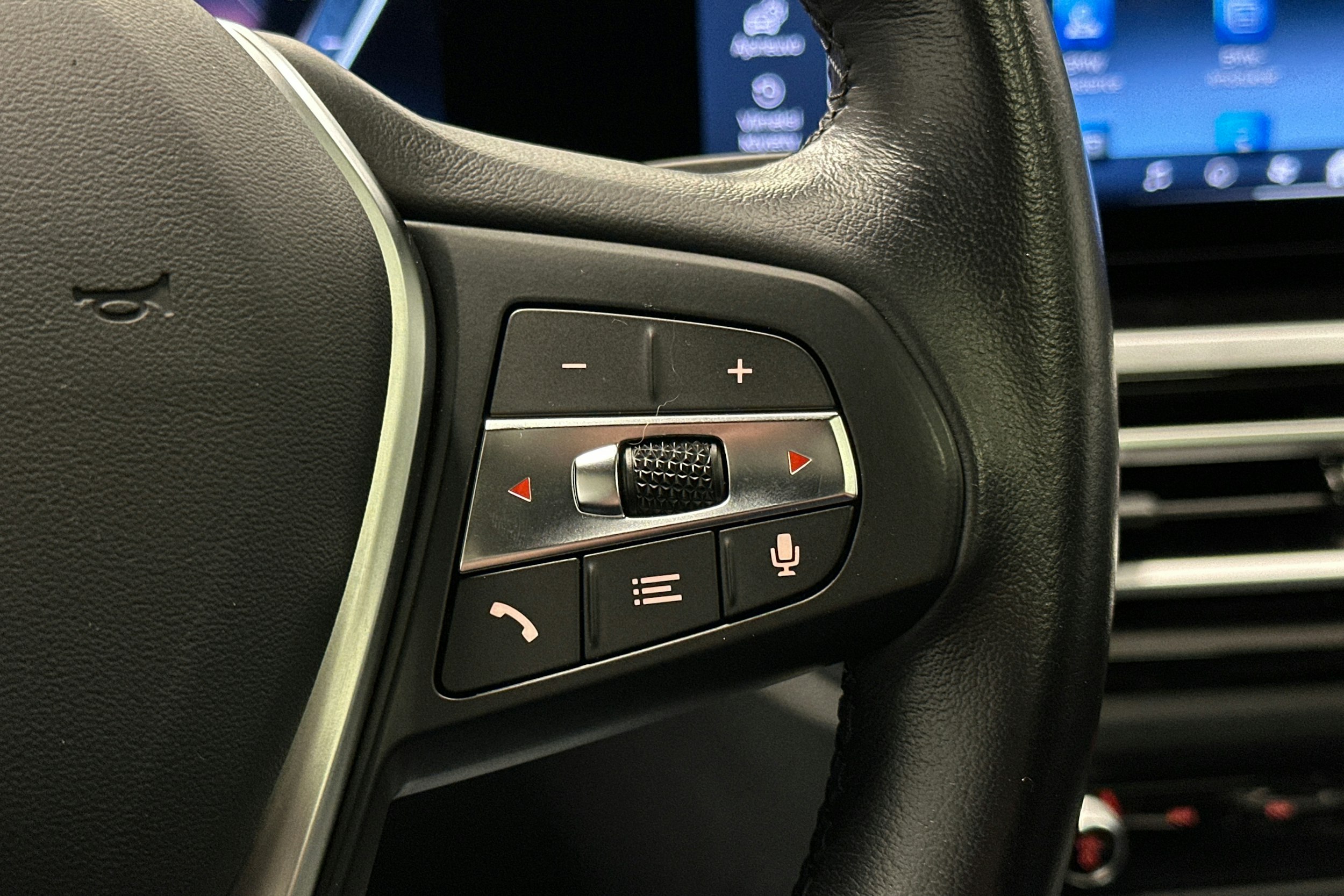 harmaa BMW i4 2024 kuva 23.