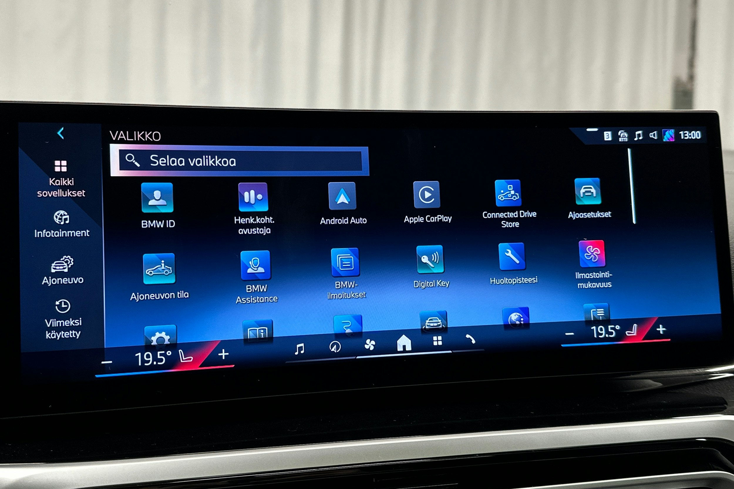 harmaa BMW i4 2024 kuva 25.