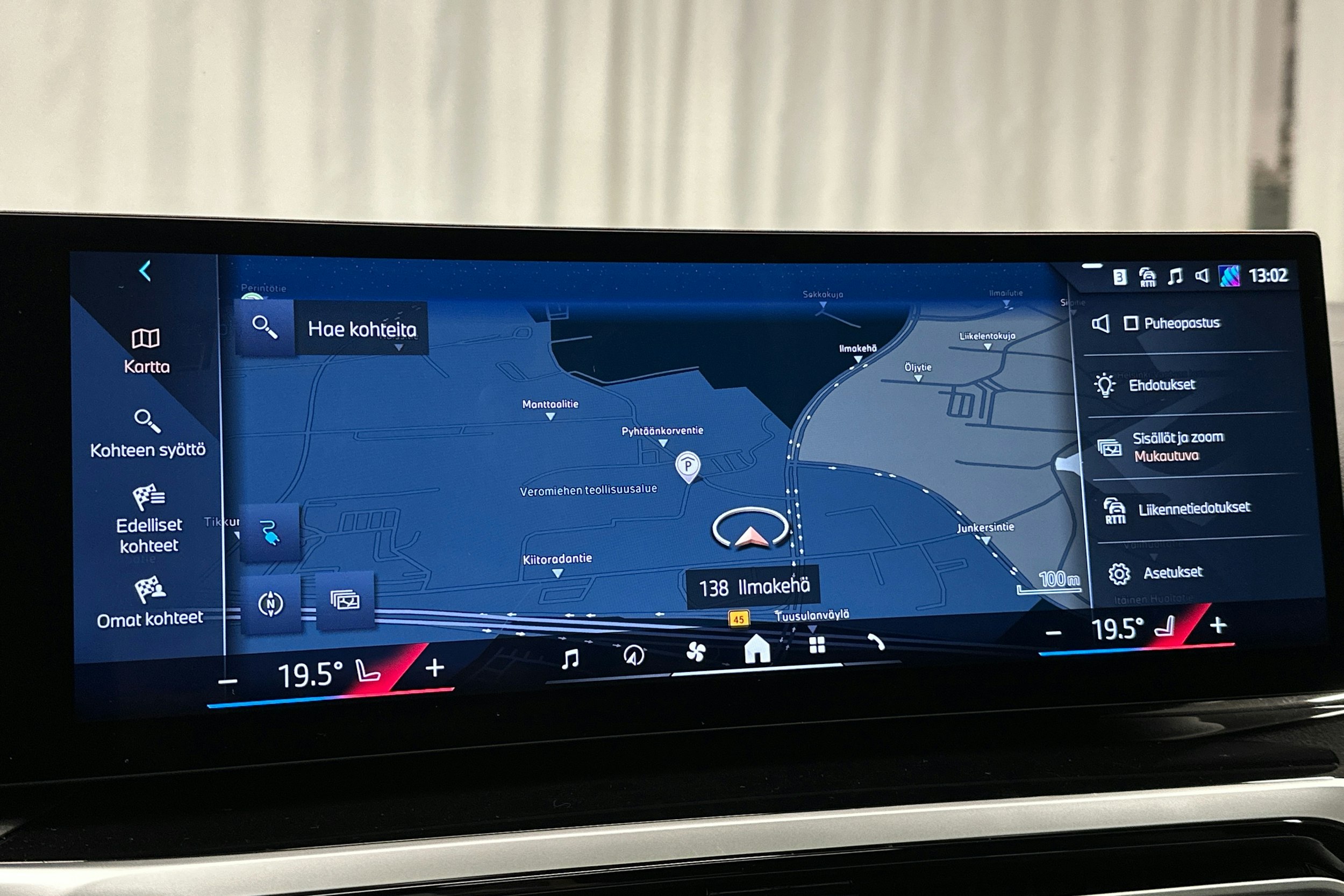 harmaa BMW i4 2024 kuva 30.