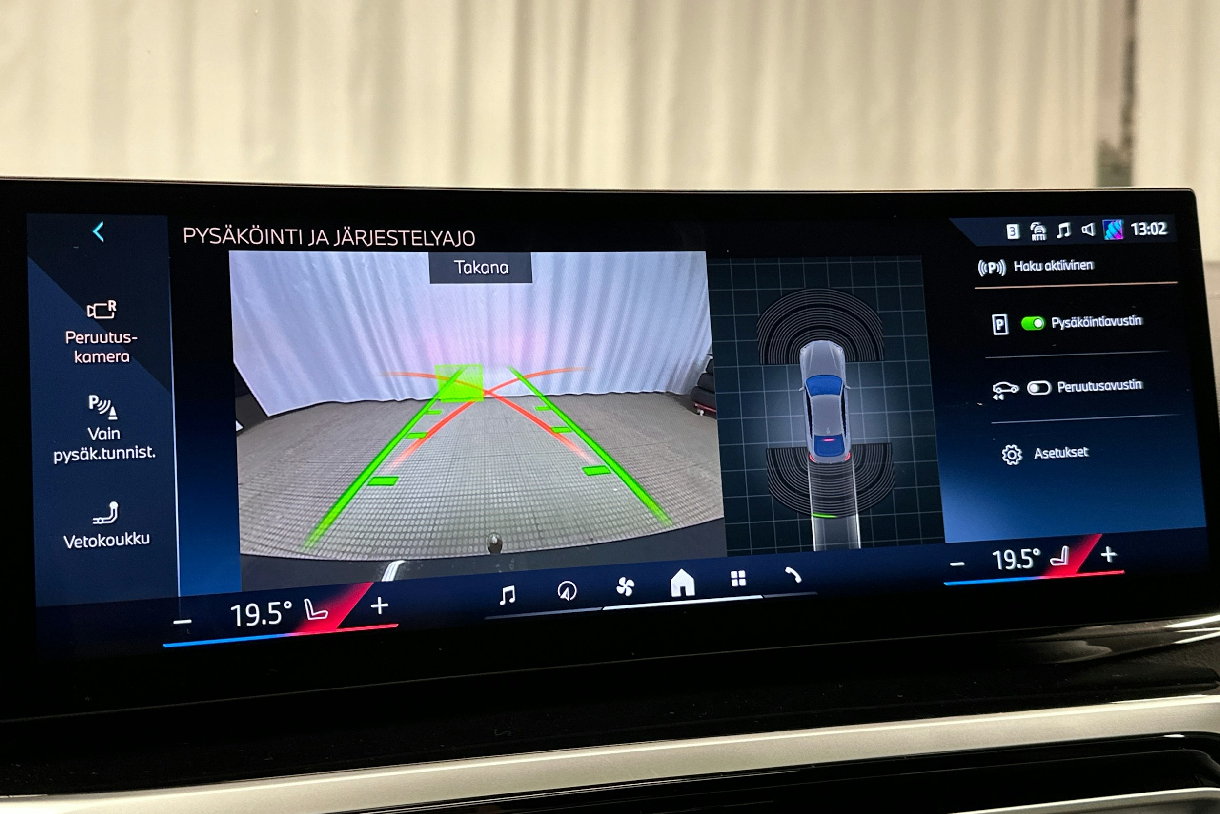 harmaa BMW i4 2024 kuva 31.