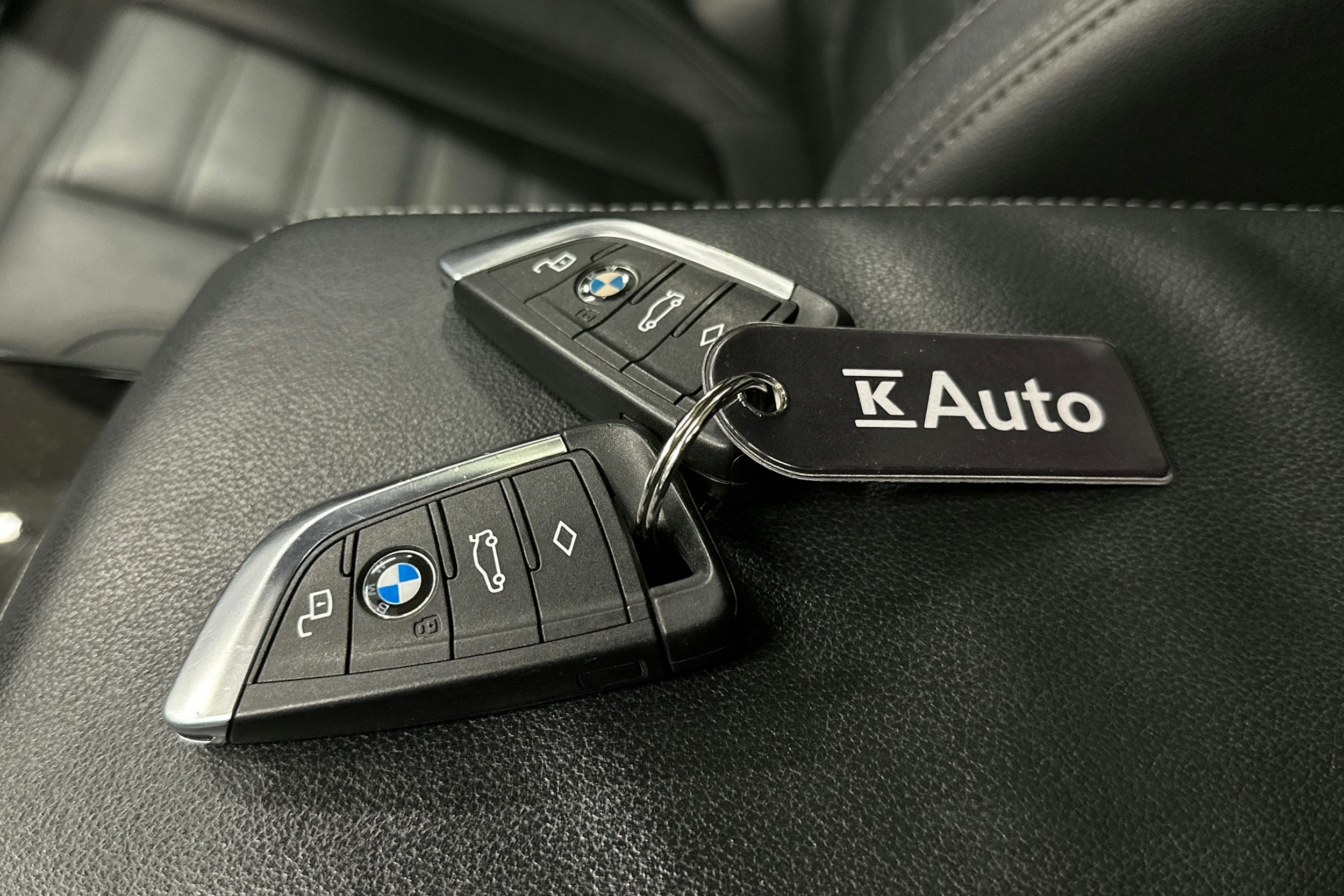 harmaa BMW i4 2024 kuva 34.