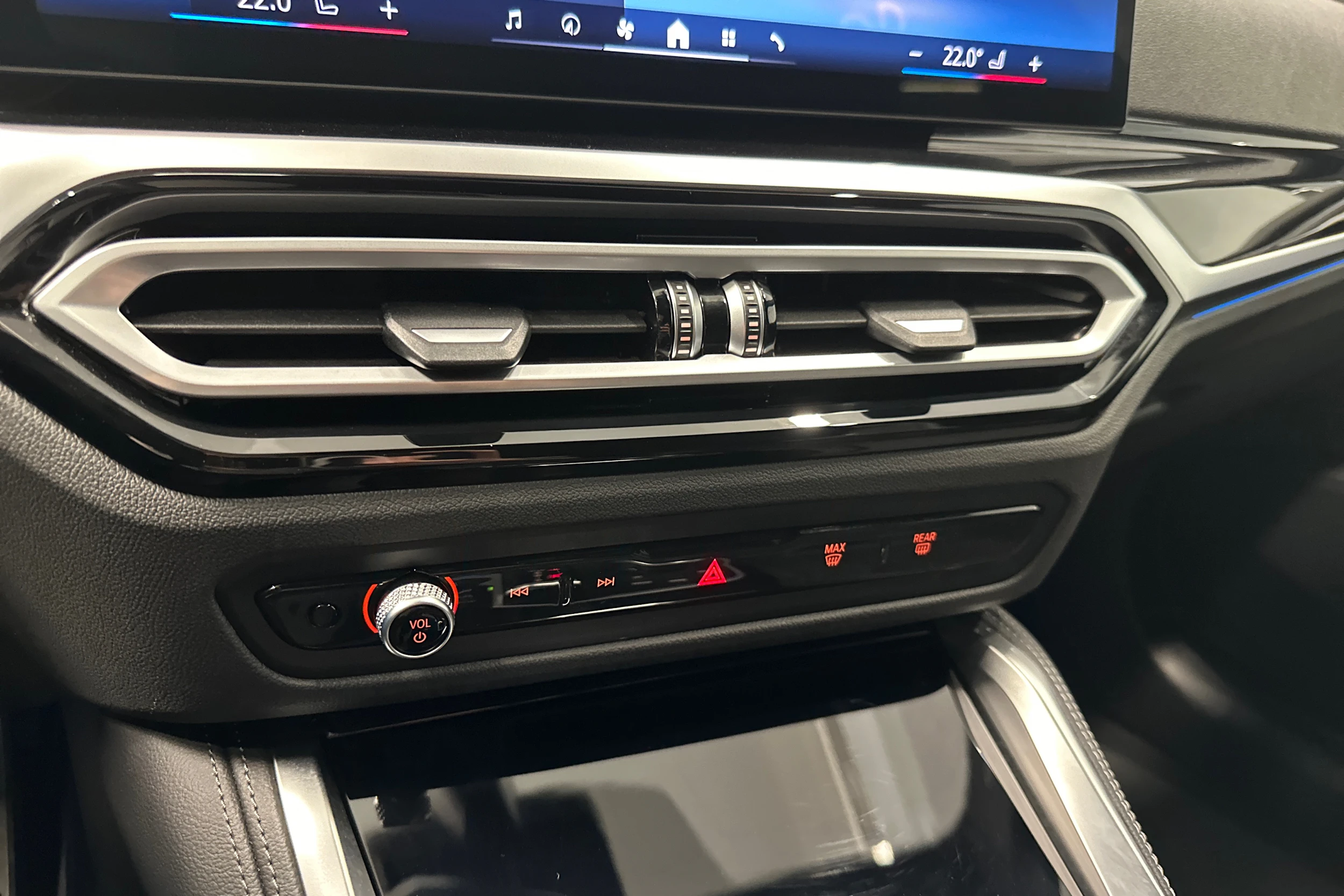 musta BMW i4 2024 kuva 30.