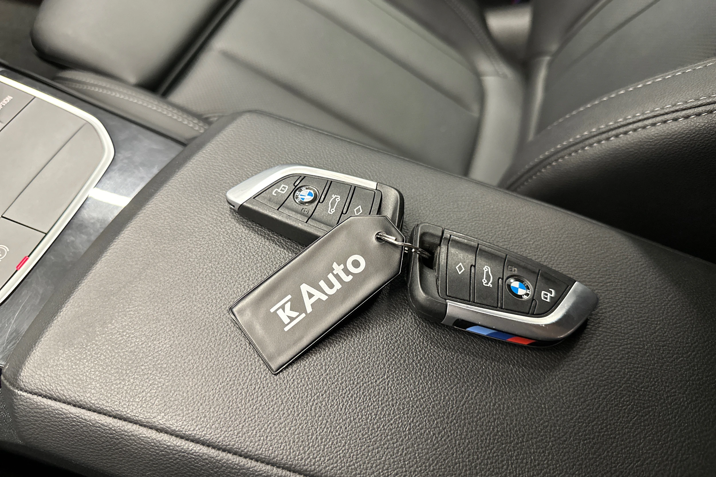 musta BMW i4 2024 kuva 39.