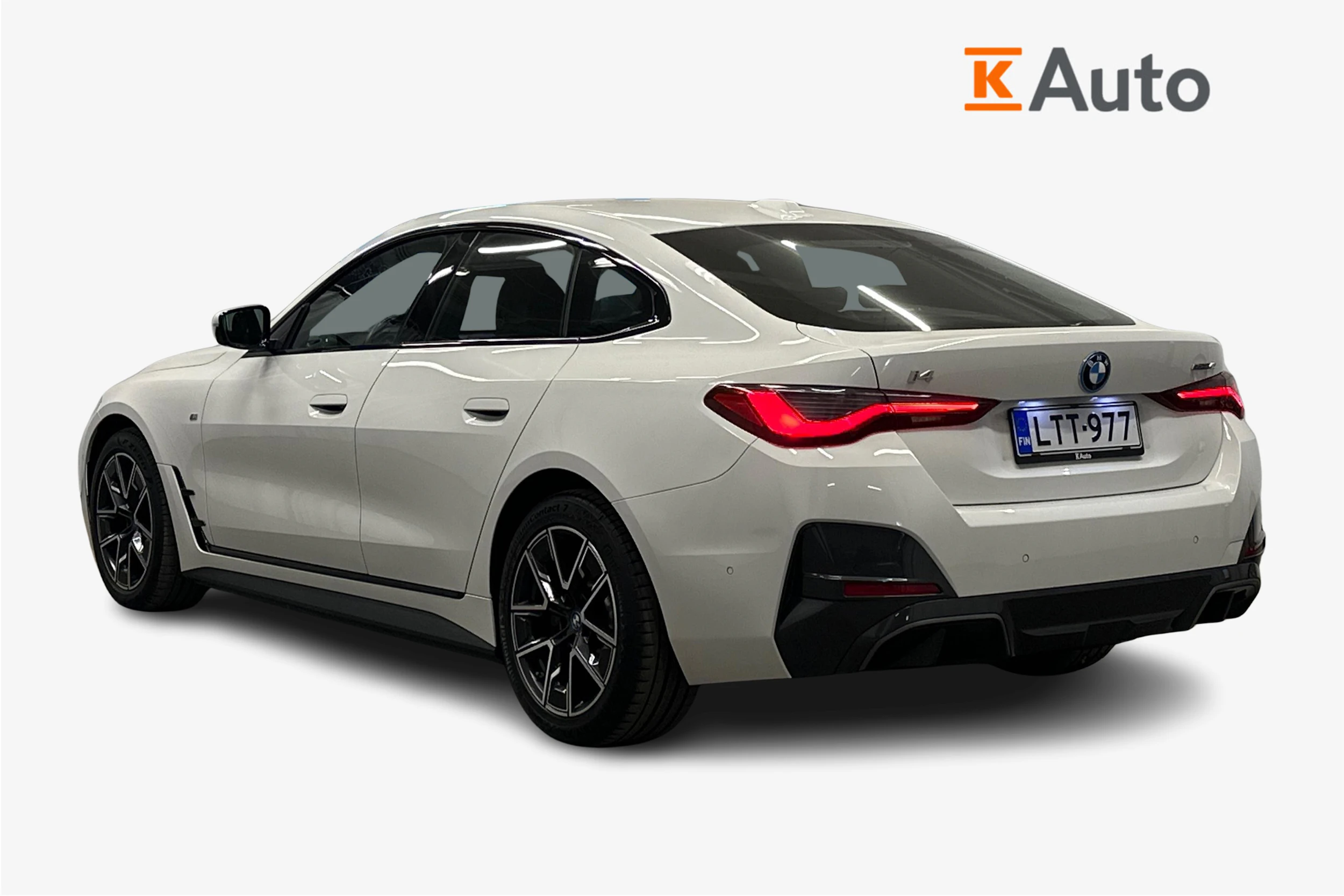 valkoinen BMW i4 2024 kuva 2.