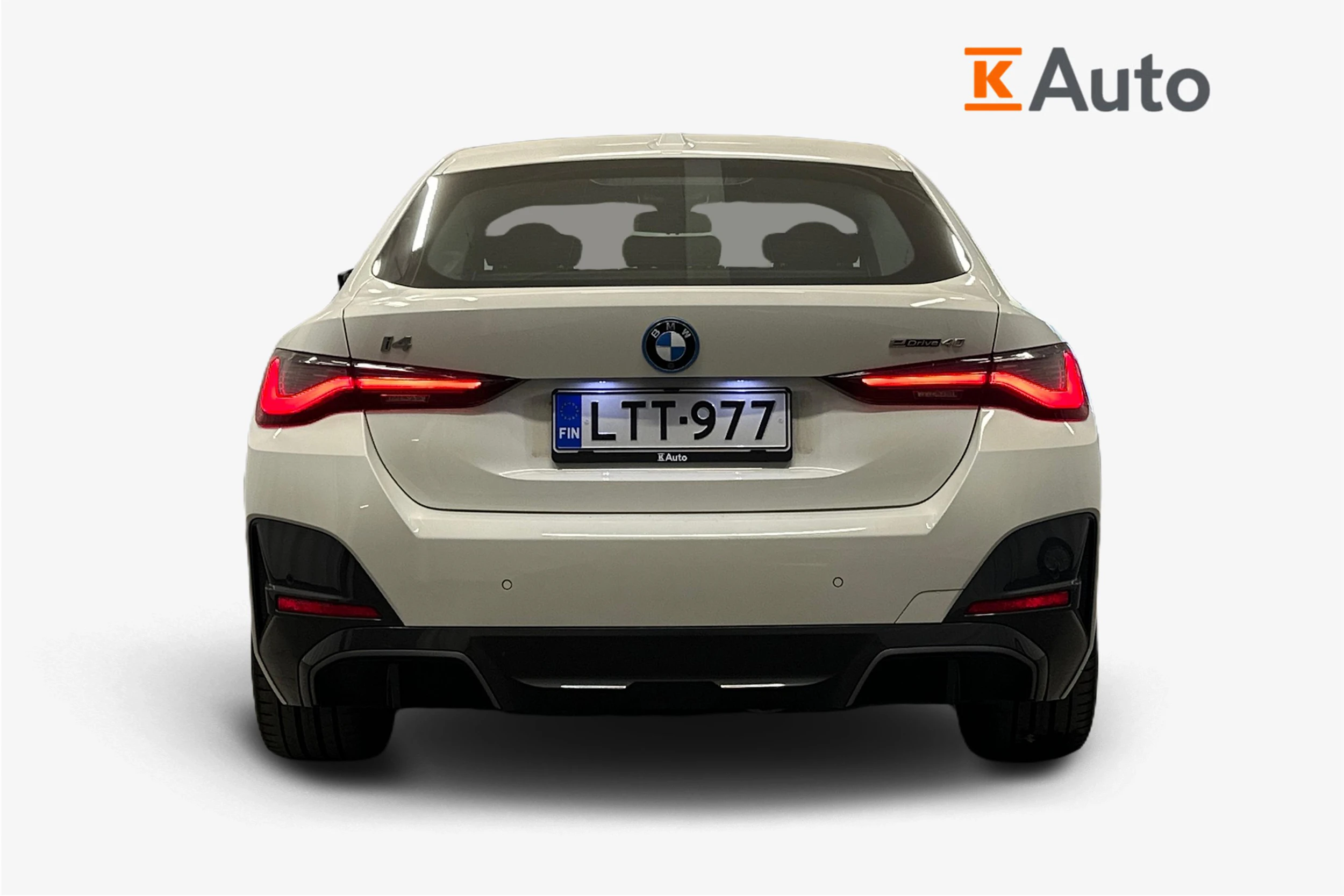 valkoinen BMW i4 2024 kuva 3.