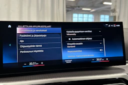 valkoinen BMW i4 2024 kuva 26.