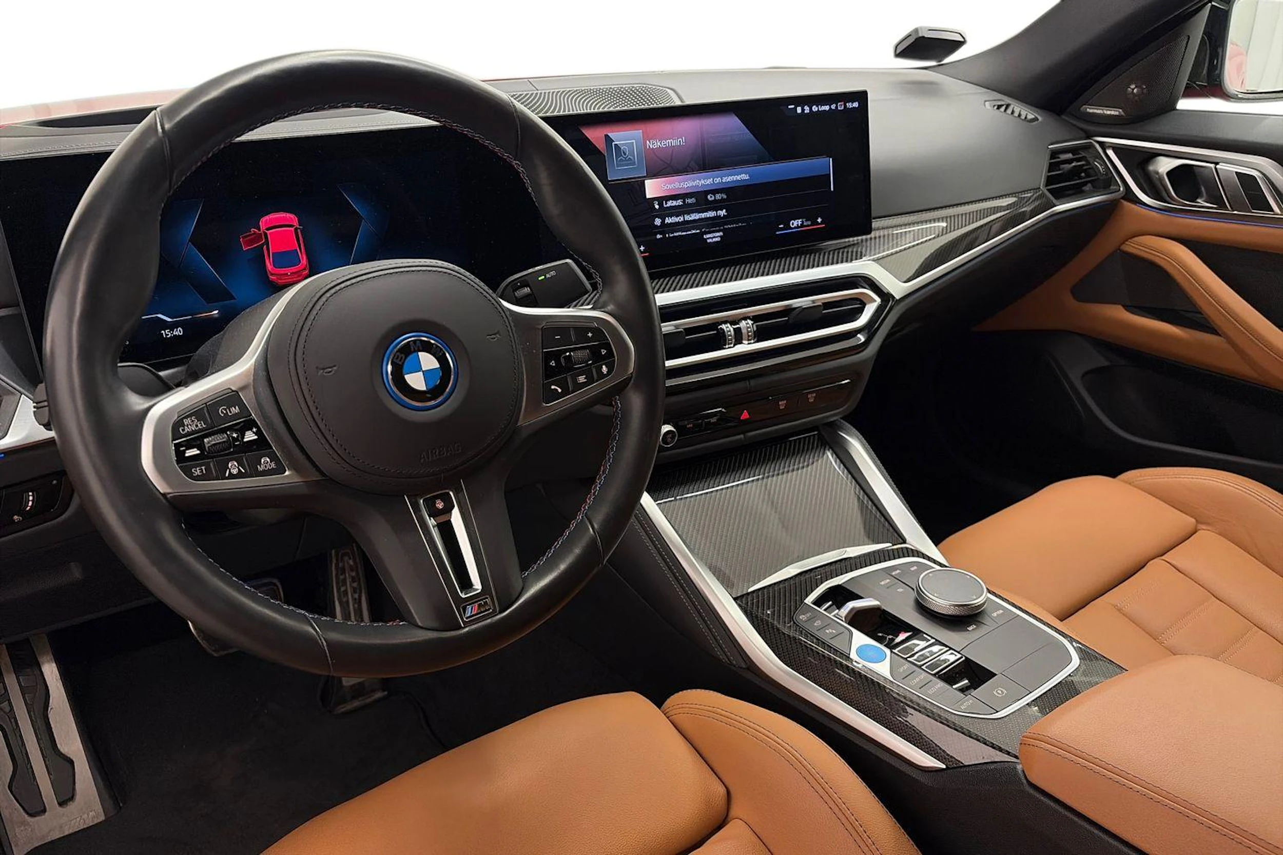 punainen BMW i4 2024 kuva 6.