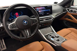 punainen BMW i4 2024 kuva 6.