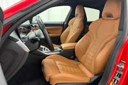 punainen BMW i4 2024 kuva 15.