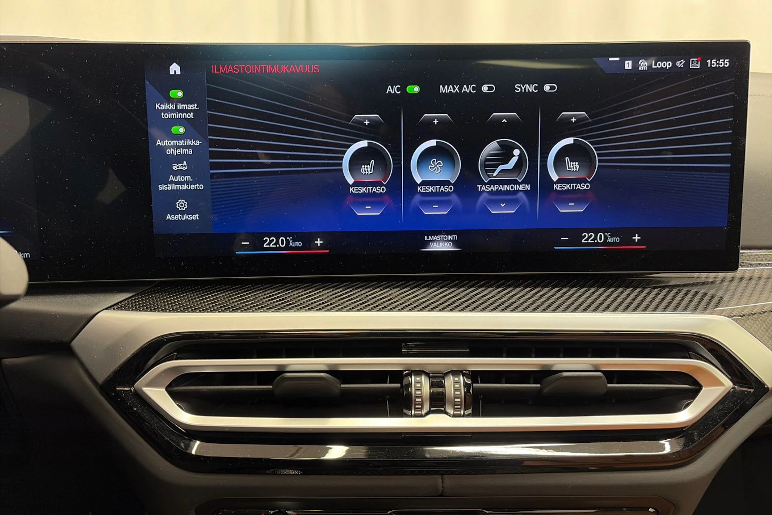 punainen BMW i4 2024 kuva 31.