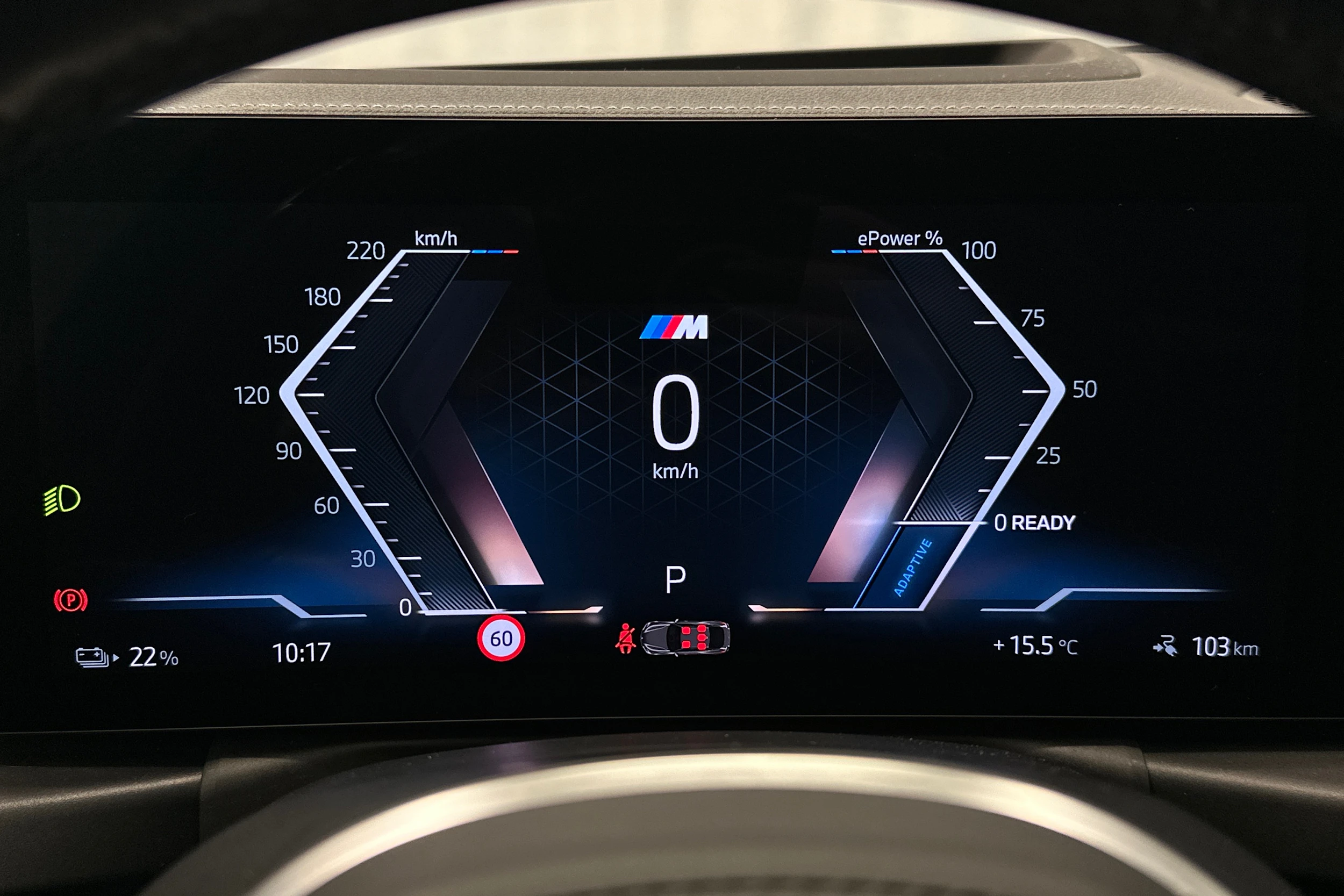 valkoinen BMW i4 2024 kuva 13.