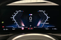 valkoinen BMW i4 2024 kuva 13.