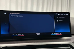 valkoinen BMW i4 2024 kuva 22.