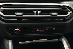 valkoinen BMW i4 2024 kuva 33.