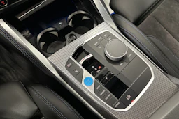 valkoinen BMW i4 2024 kuva 34.