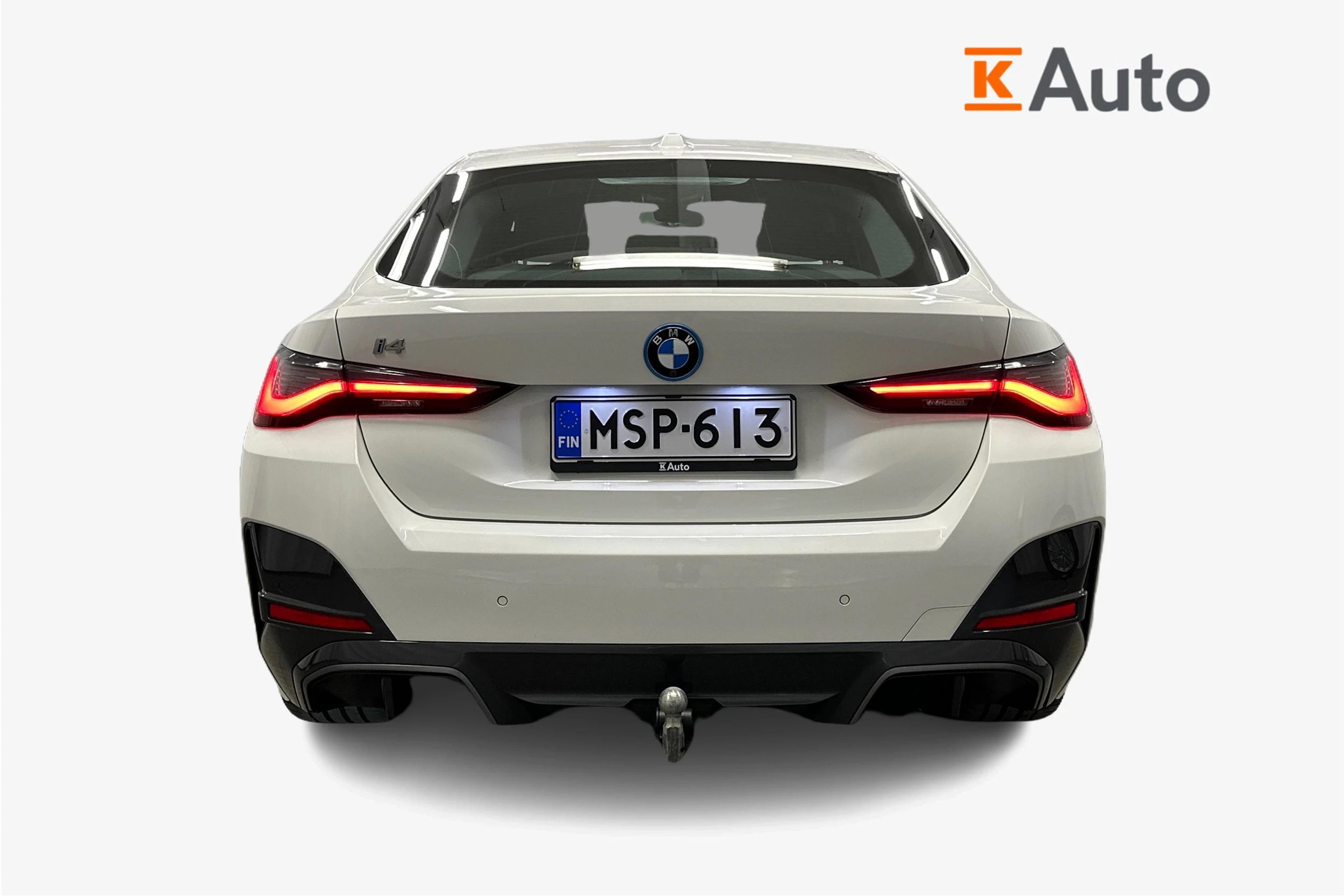 valkoinen BMW i4 2024 kuva 3.