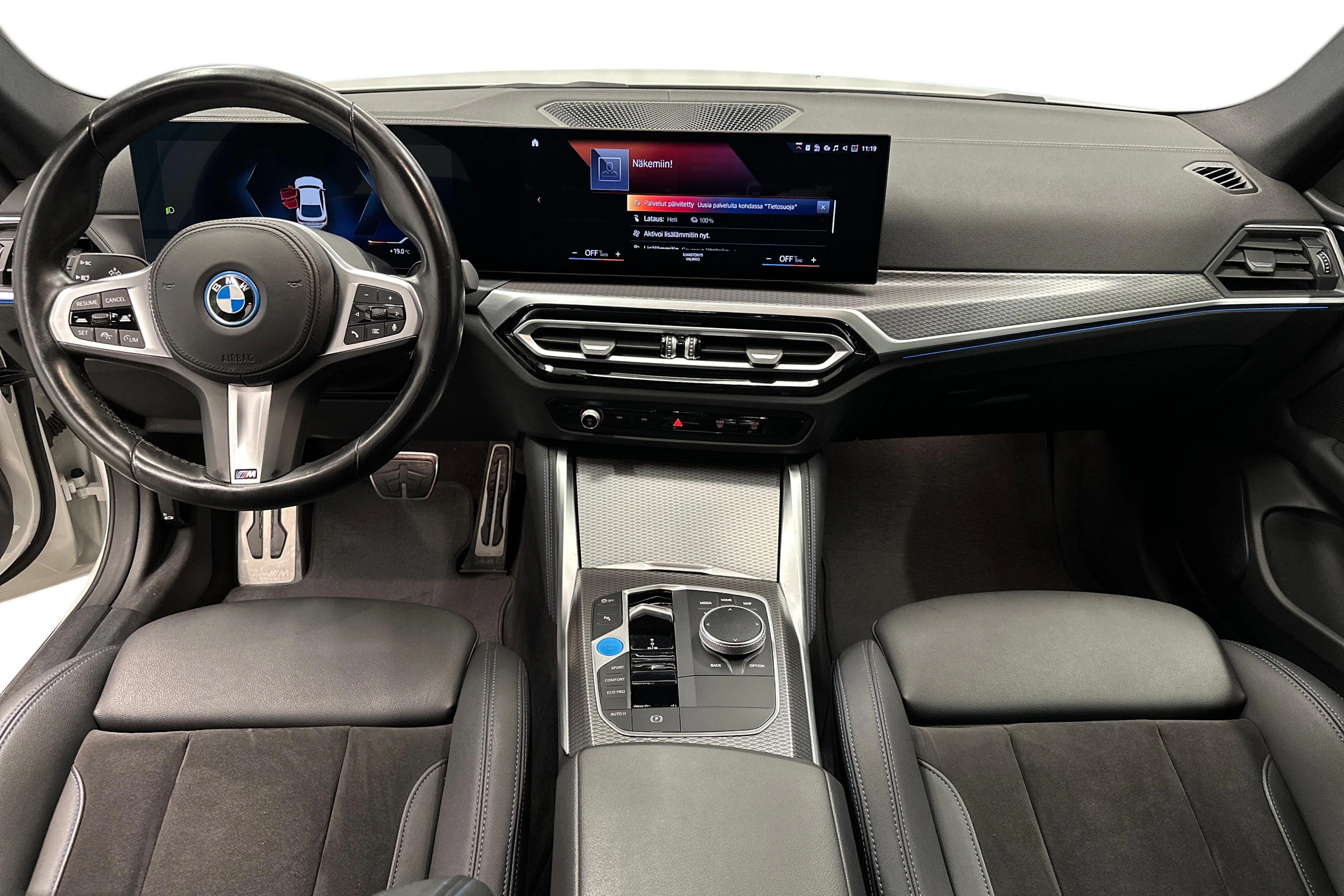 valkoinen BMW i4 2024 kuva 7.