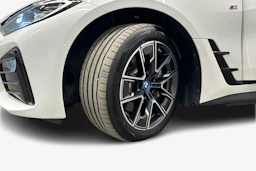 valkoinen BMW i4 2024 kuva 9.
