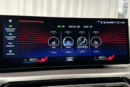 valkoinen BMW i4 2024 kuva 31.