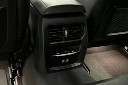 valkoinen BMW i4 2024 kuva 35.