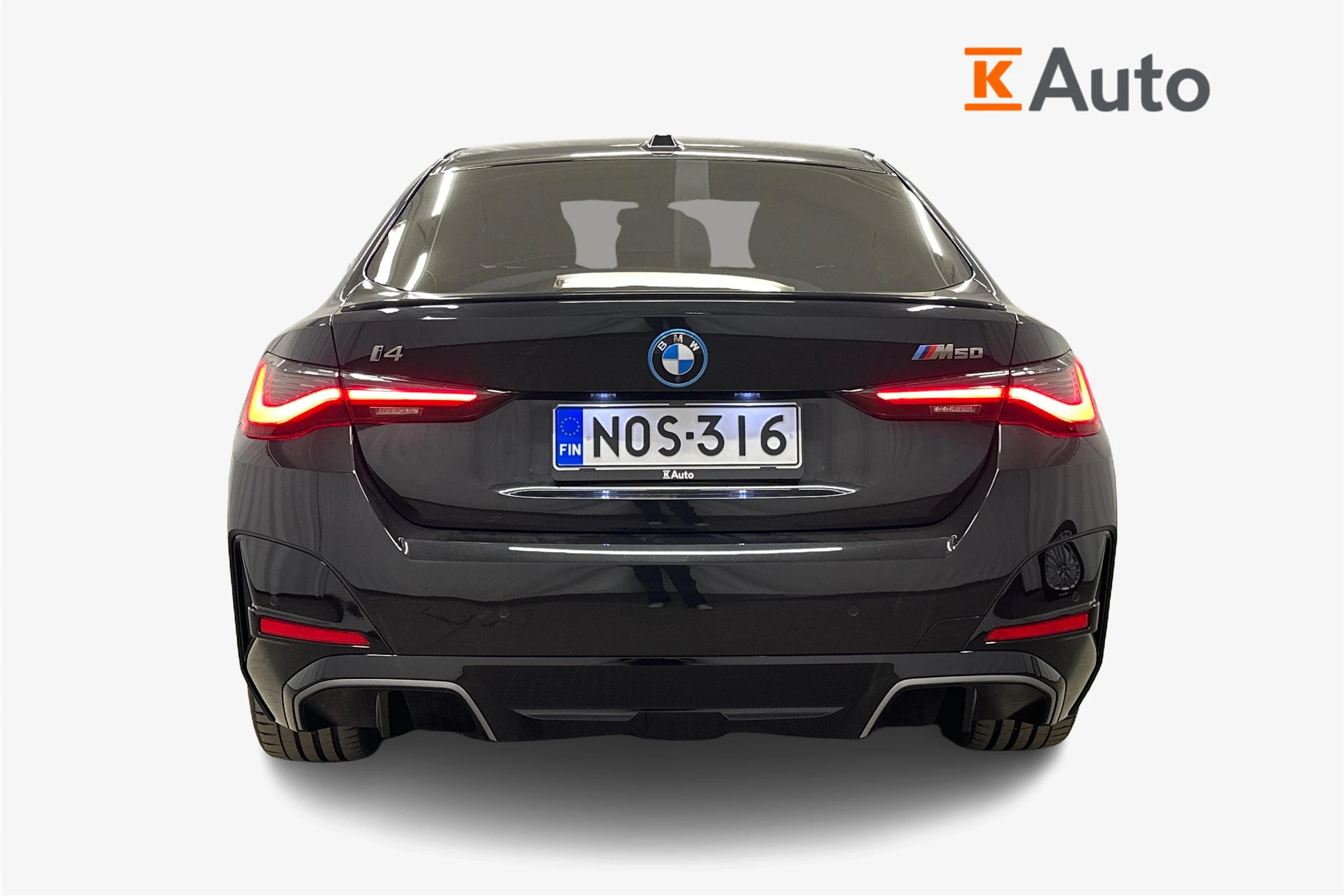 musta BMW i4 M50 2024 kuva 3.