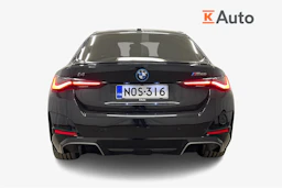 musta BMW i4 M50 2024 kuva 3.
