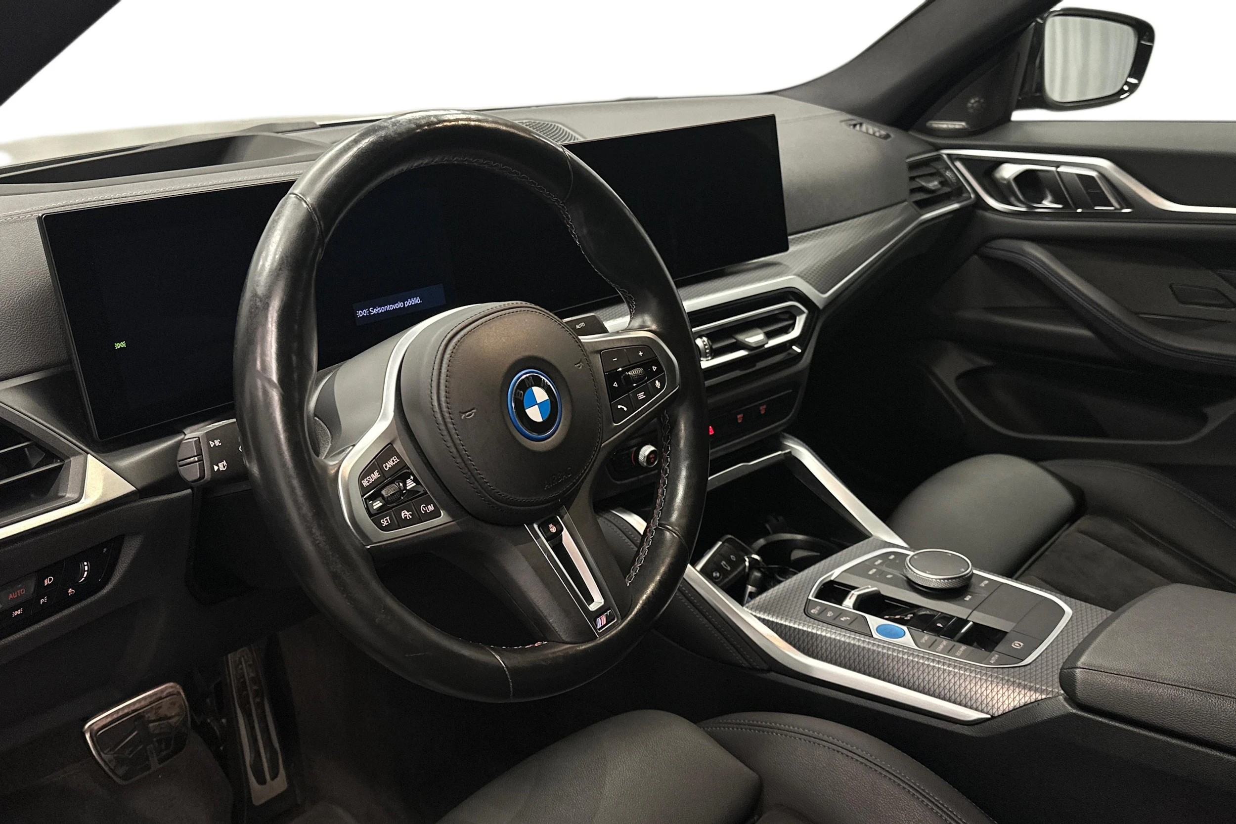 musta BMW i4 M50 2024 kuva 6.