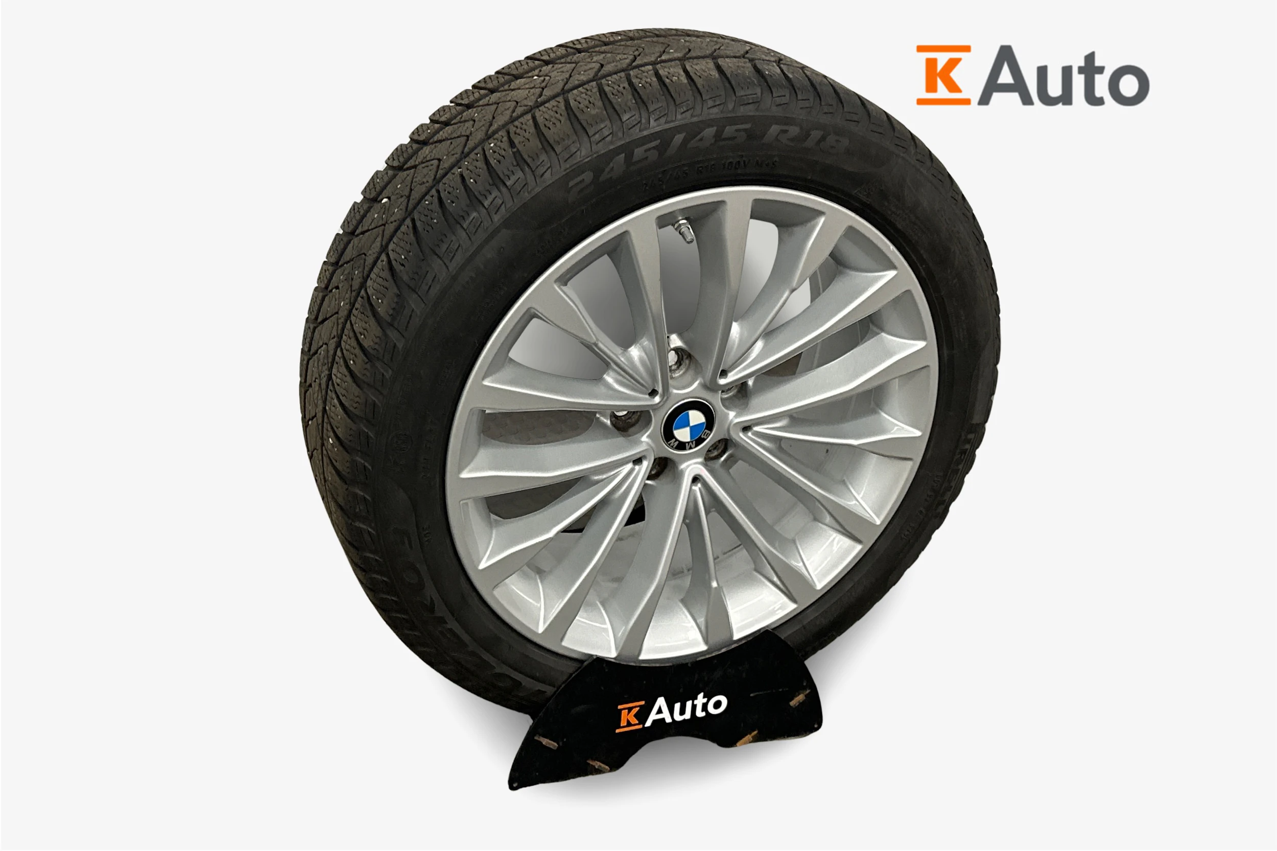 musta BMW i4 M50 2024 kuva 9.