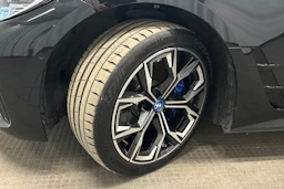 musta BMW i4 M50 2024 kuva 10.