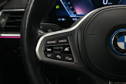 musta BMW i4 M50 2024 kuva 11.