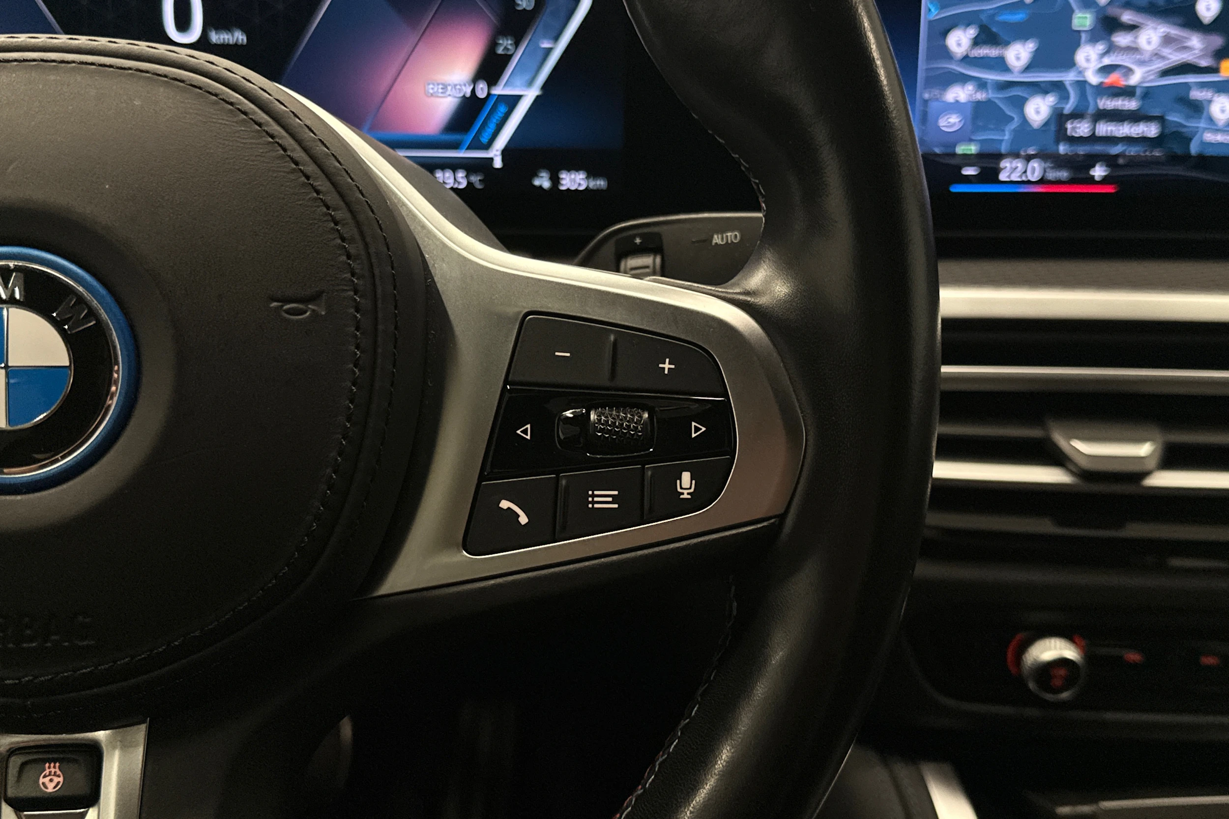 musta BMW i4 M50 2024 kuva 12.
