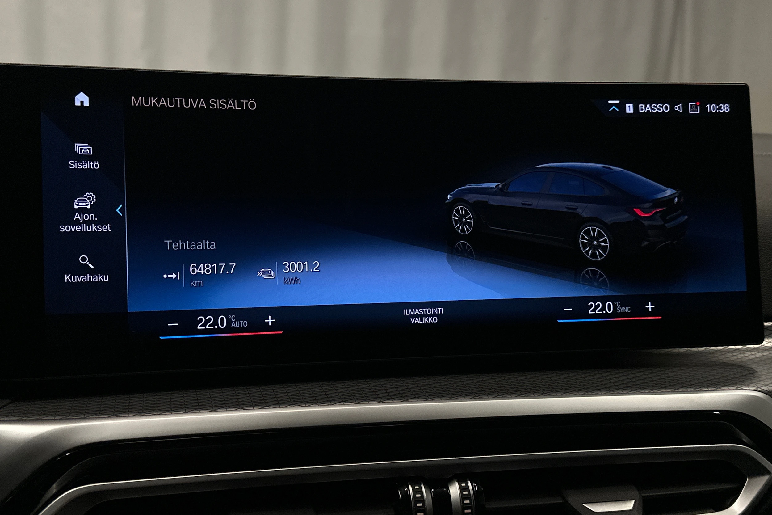 musta BMW i4 M50 2024 kuva 28.