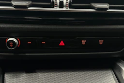 musta BMW i4 M50 2024 kuva 37.