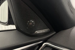 musta BMW i4 M50 2024 kuva 39.