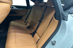 valkoinen BMW i4 M50 2024 kuva 8.
