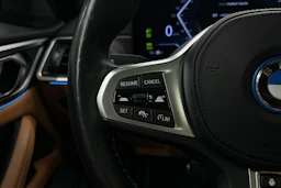 valkoinen BMW i4 M50 2024 kuva 11.