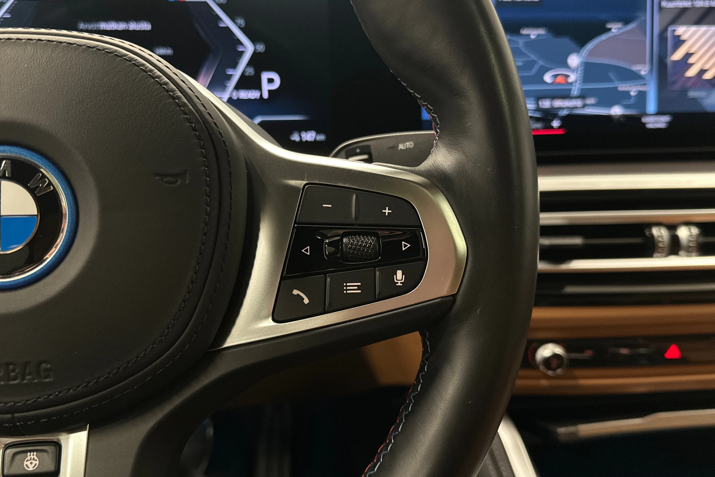 valkoinen BMW i4 M50 2024 kuva 12.
