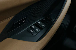 valkoinen BMW i4 M50 2024 kuva 14.