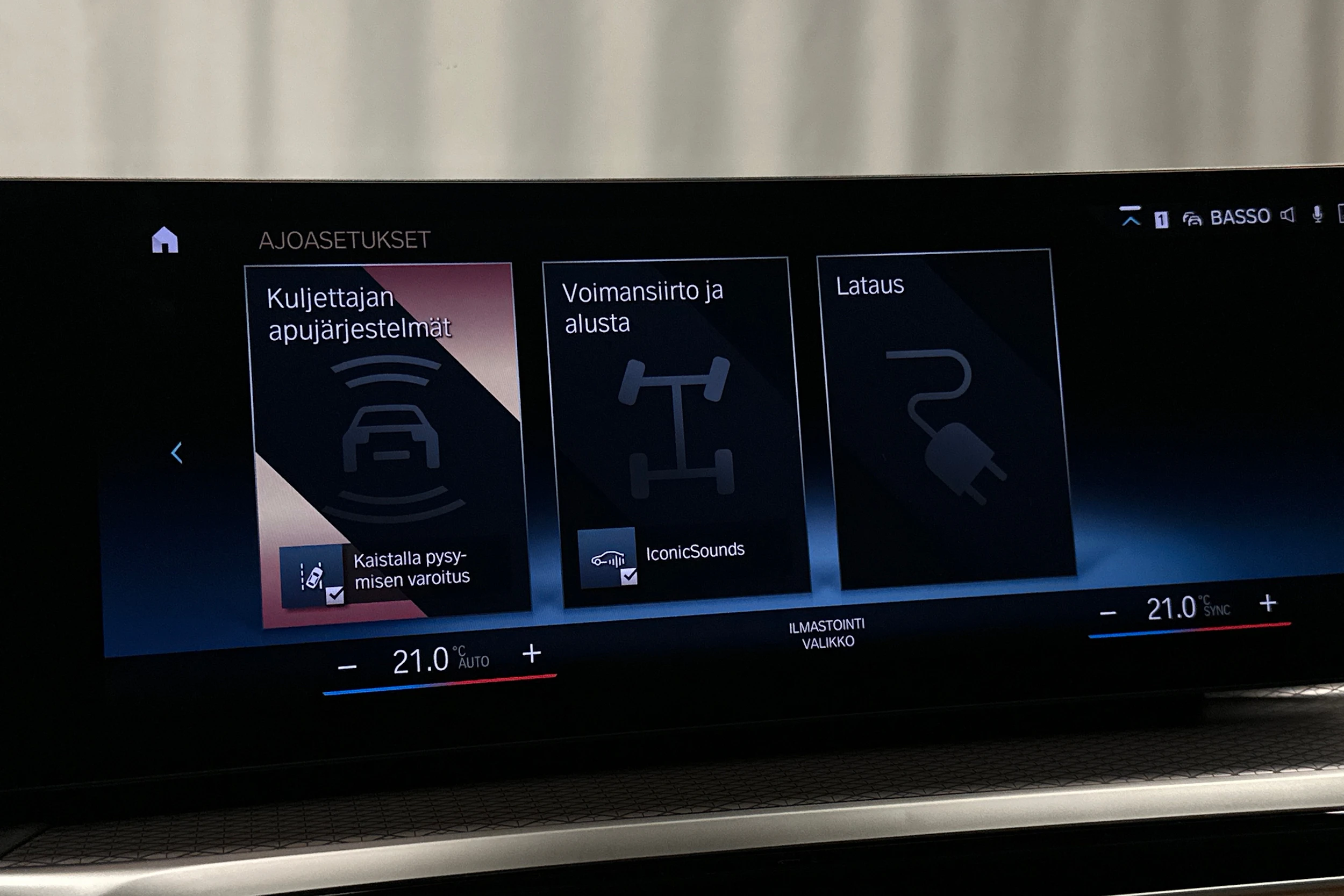 valkoinen BMW i4 M50 2024 kuva 29.