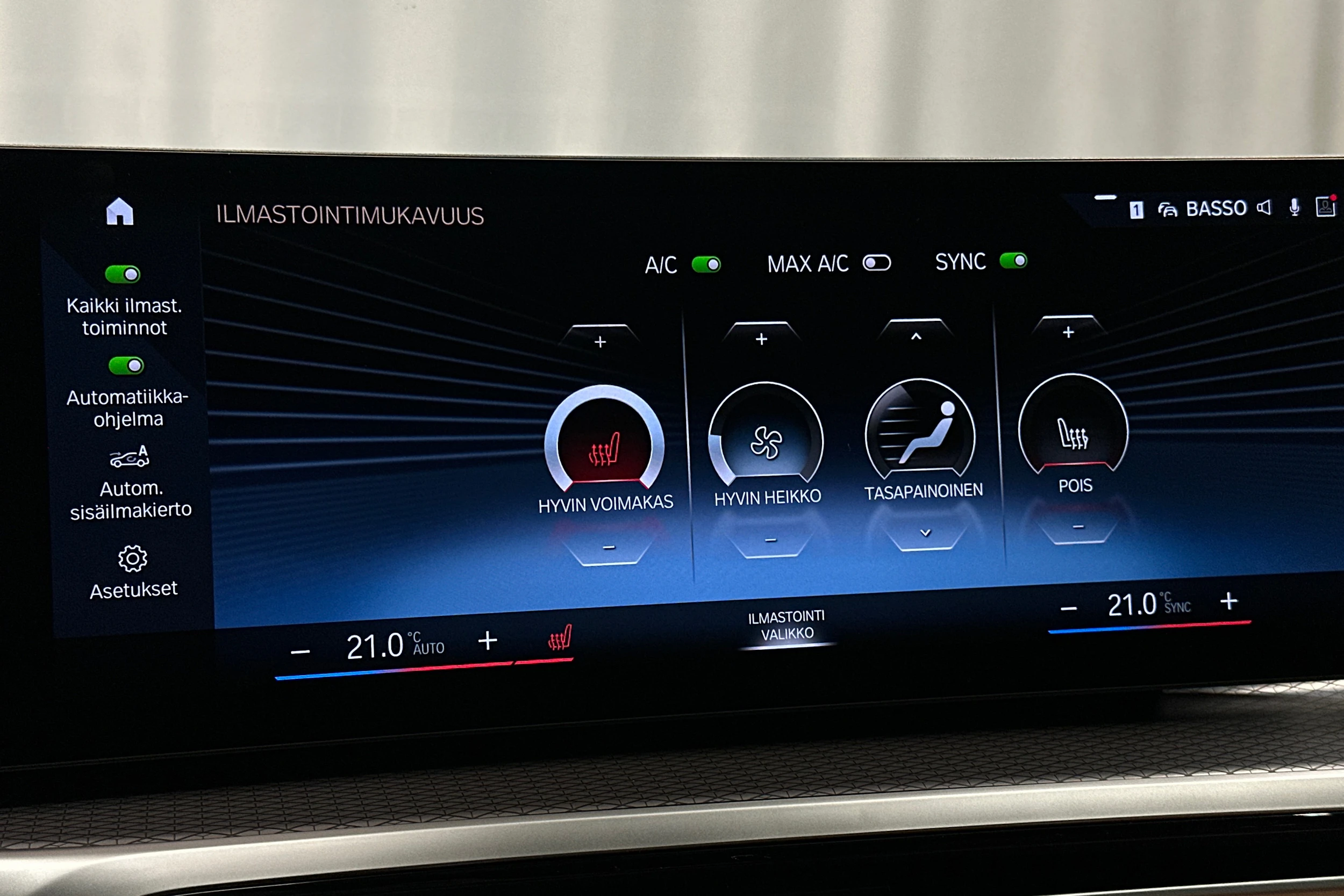 valkoinen BMW i4 M50 2024 kuva 32.