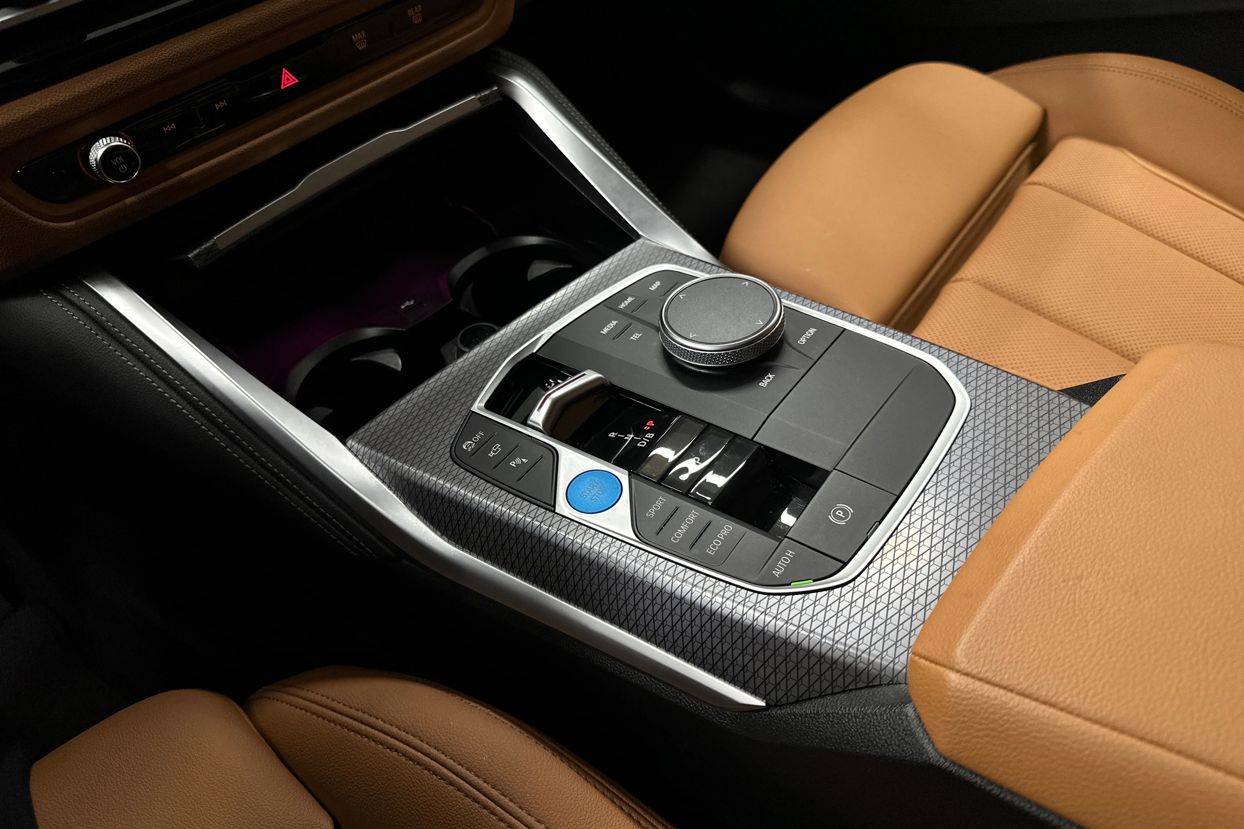 valkoinen BMW i4 M50 2024 kuva 36.
