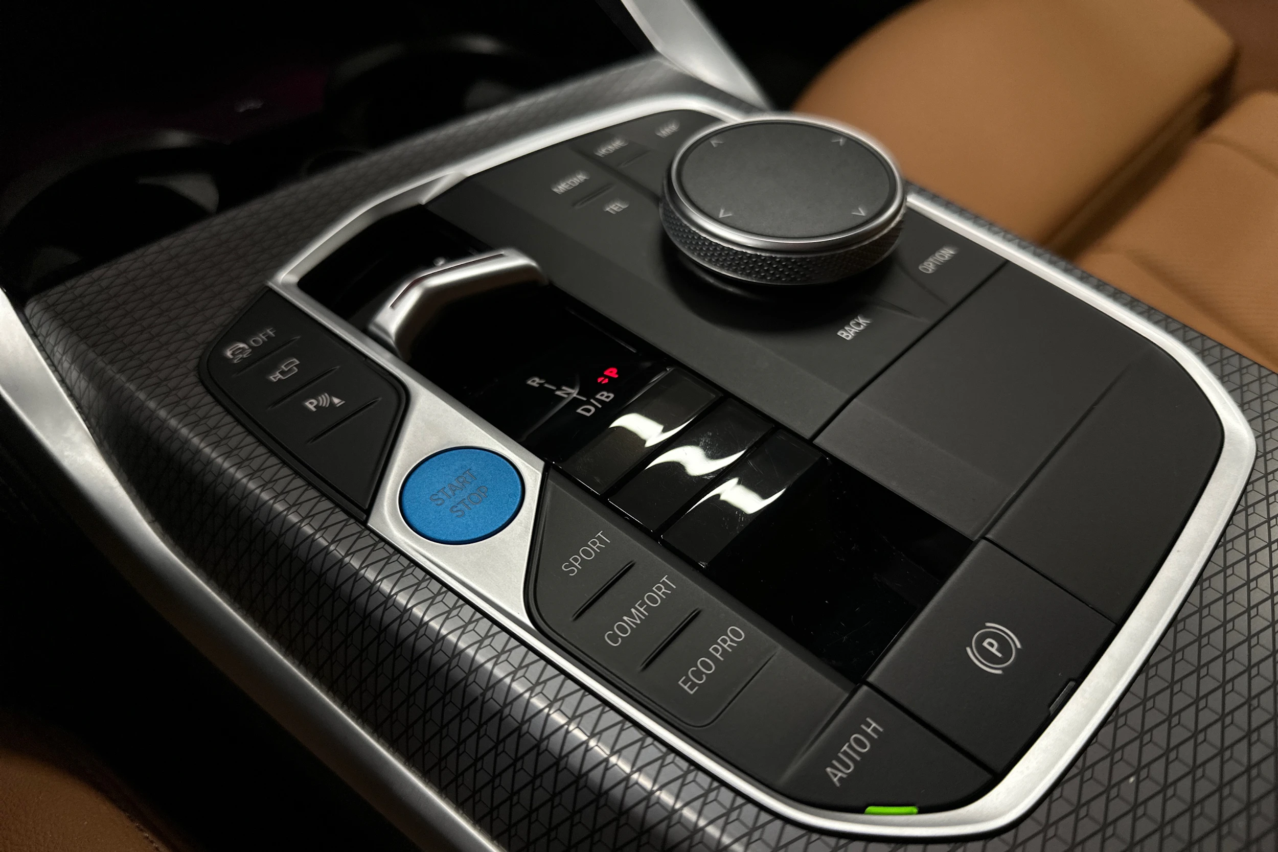 valkoinen BMW i4 M50 2024 kuva 37.