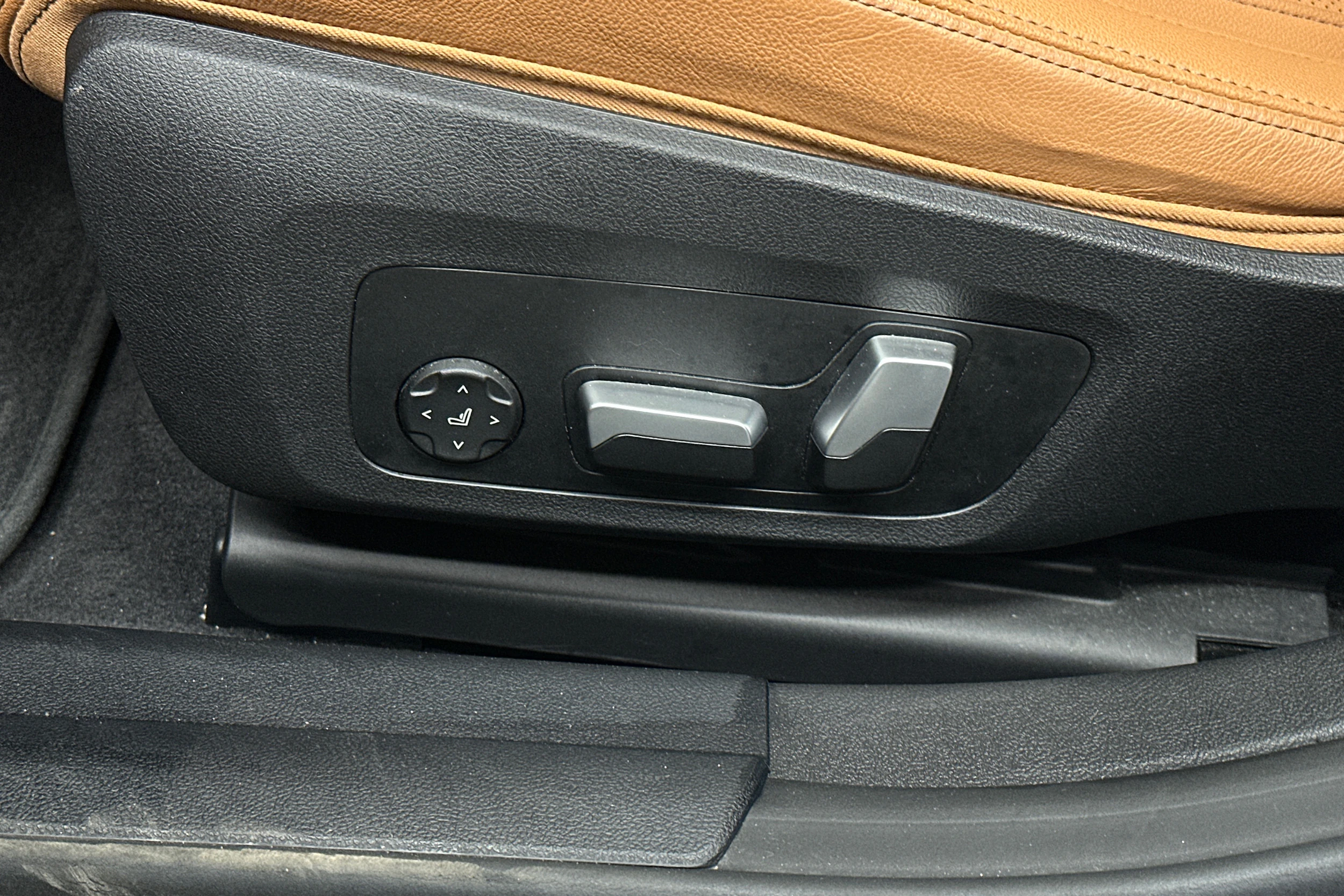 valkoinen BMW i4 M50 2024 kuva 43.