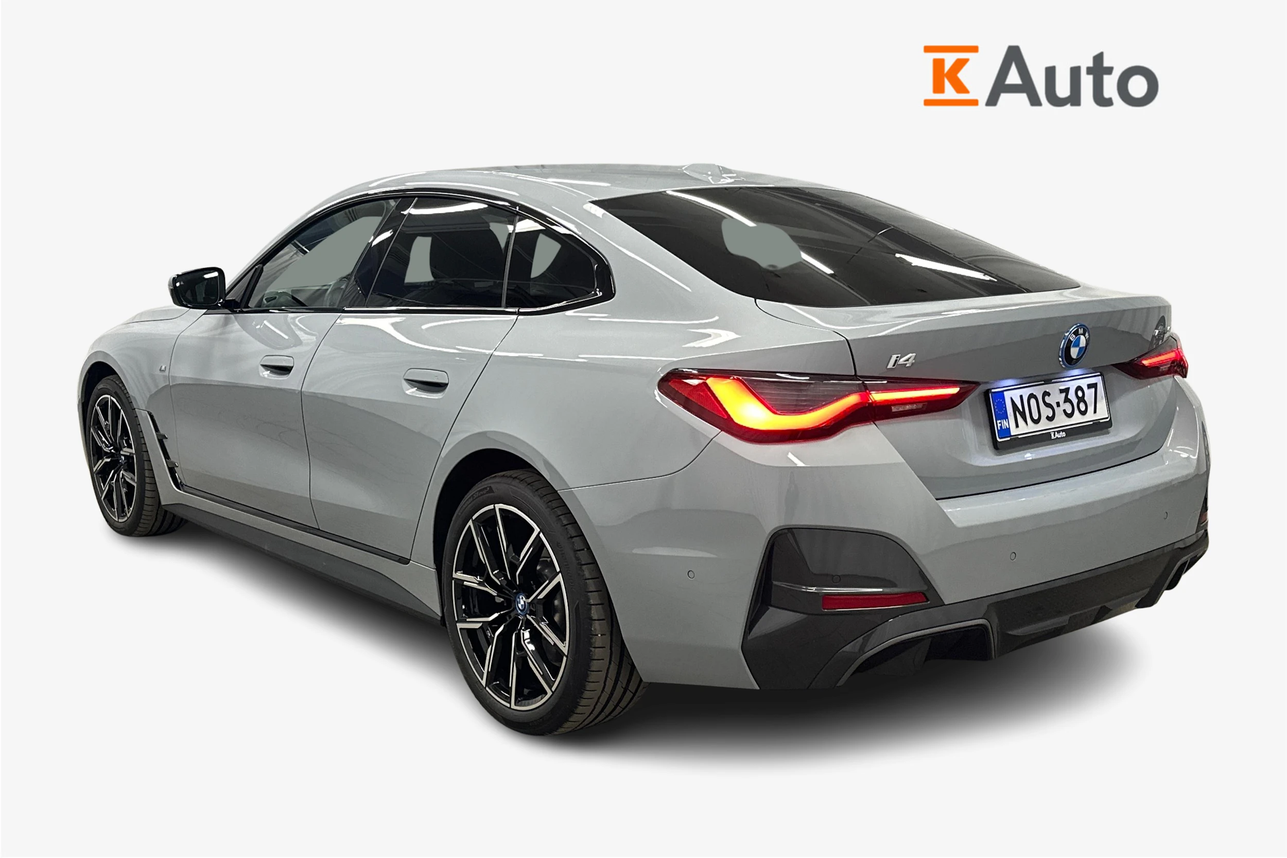 harmaa BMW i4 2024 kuva 2.