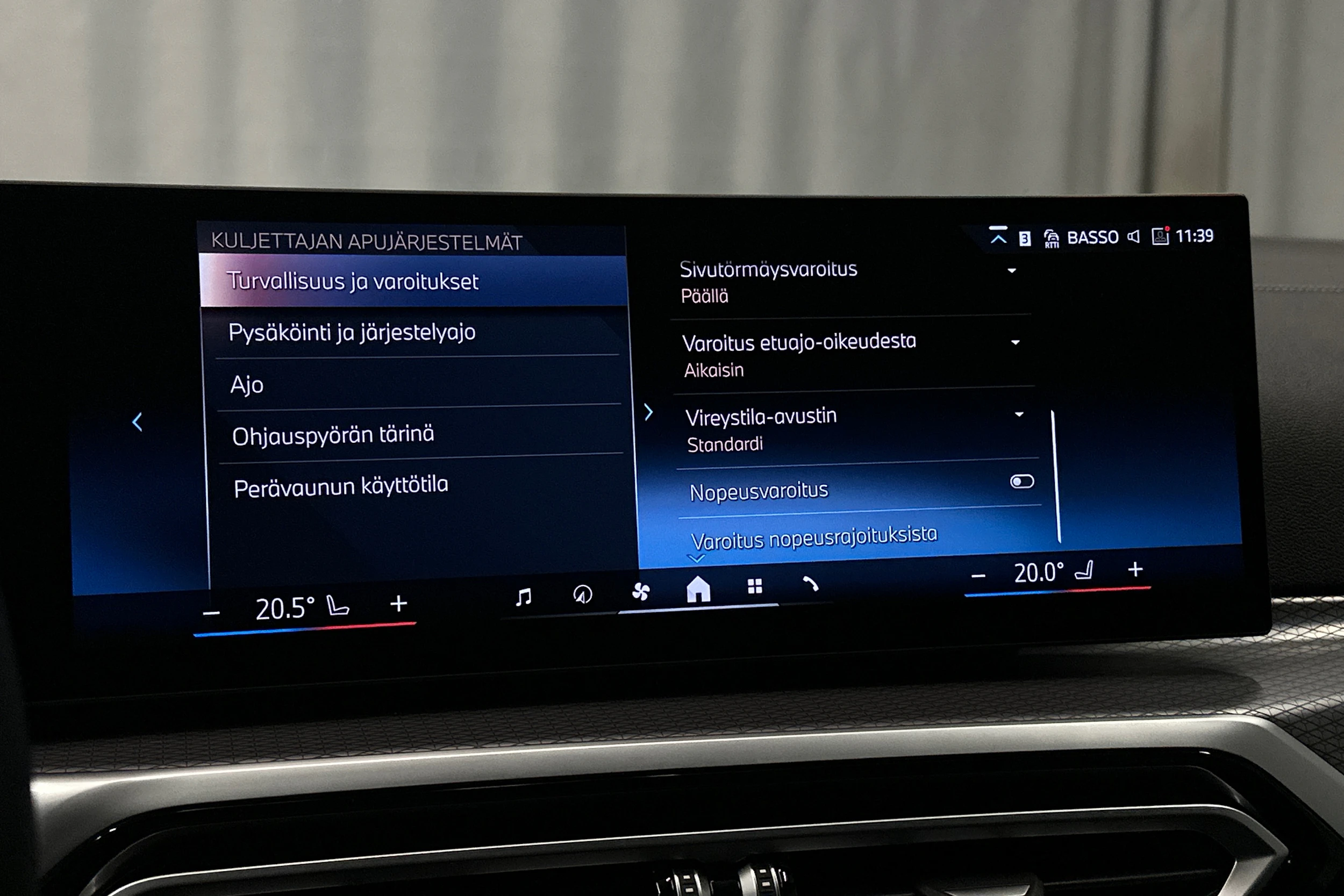 harmaa BMW i4 2024 kuva 23.