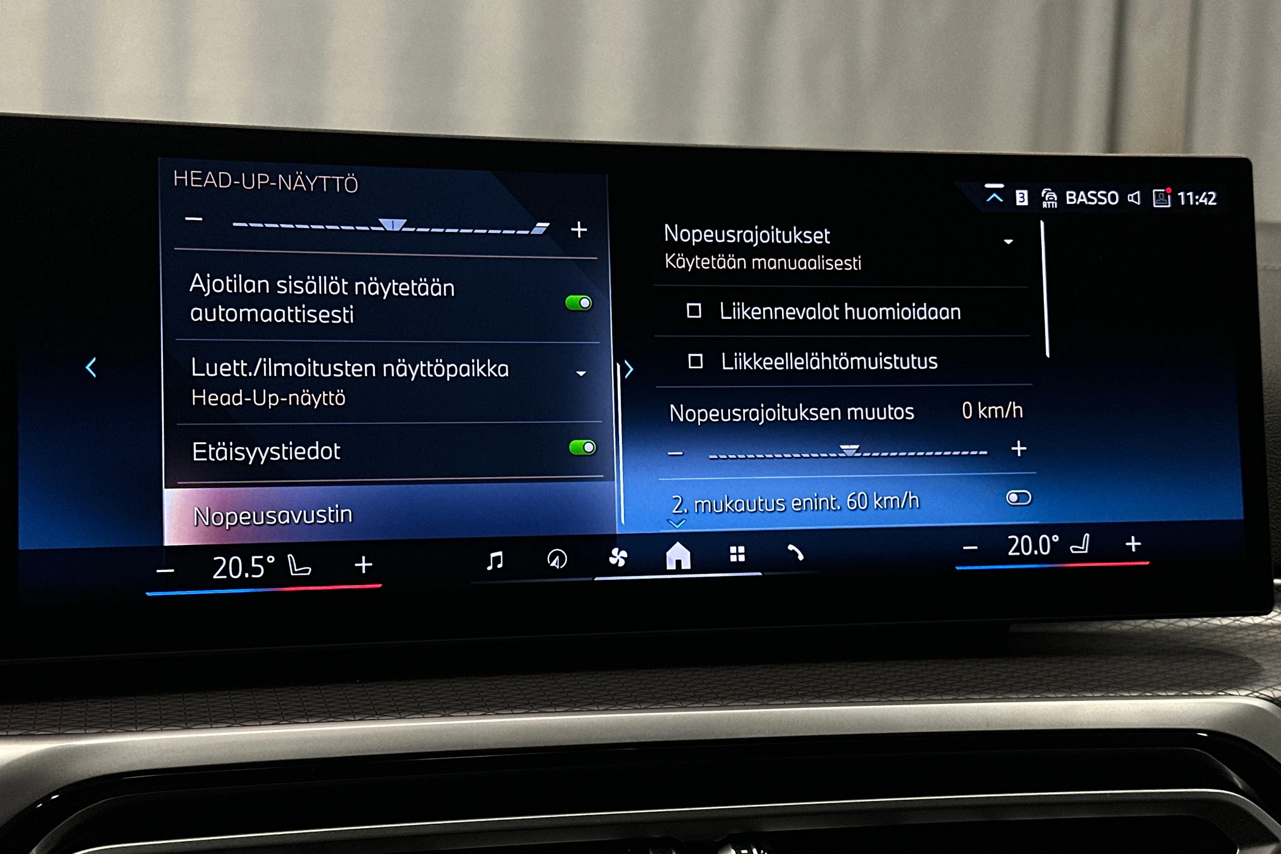 harmaa BMW i4 2024 kuva 32.